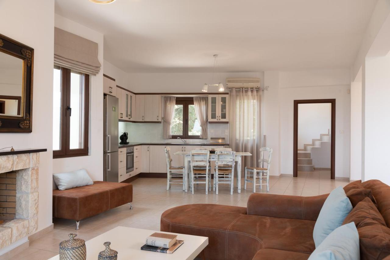 Family Villa Rousa In Rethymno With Pool, Bbq And Kids Area Lutrá Kültér fotó