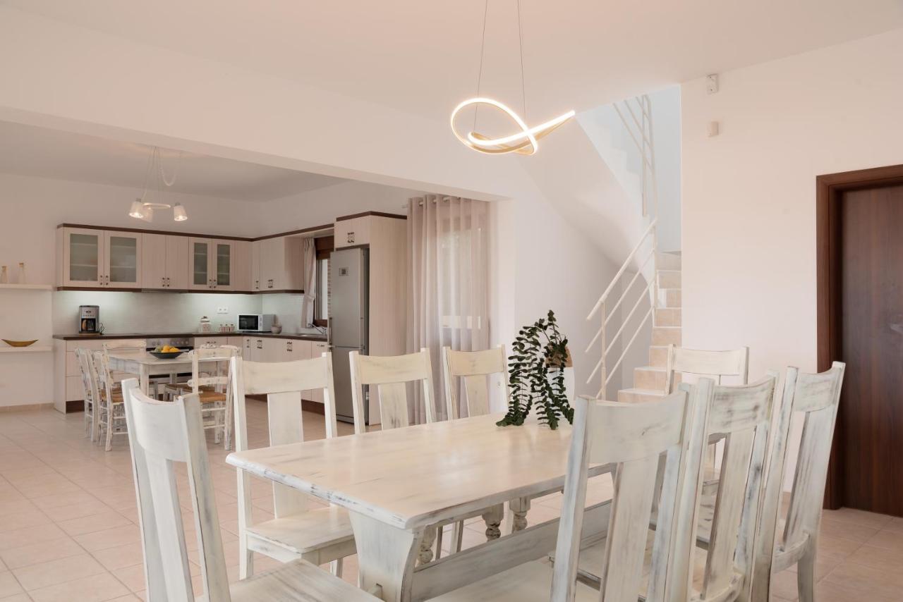 Family Villa Rousa In Rethymno With Pool, Bbq And Kids Area Lutrá Kültér fotó
